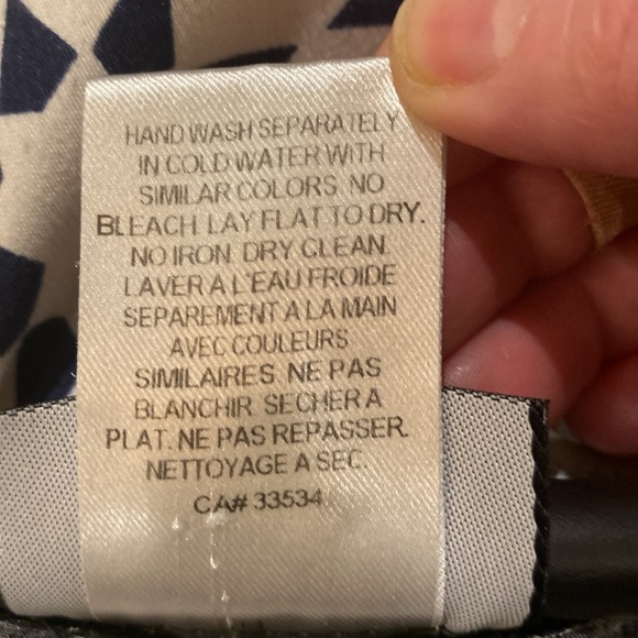 Libra layered tank top. Size LARGE - Picture 6 of 7